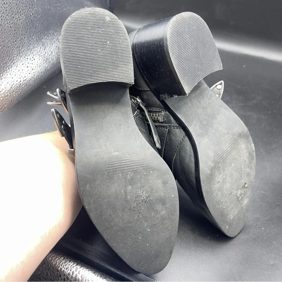 Steve Madden BILLEY 5.5 Bootie Boot Black Silver Buckles Block Heel Leather - Picture 8 of 9